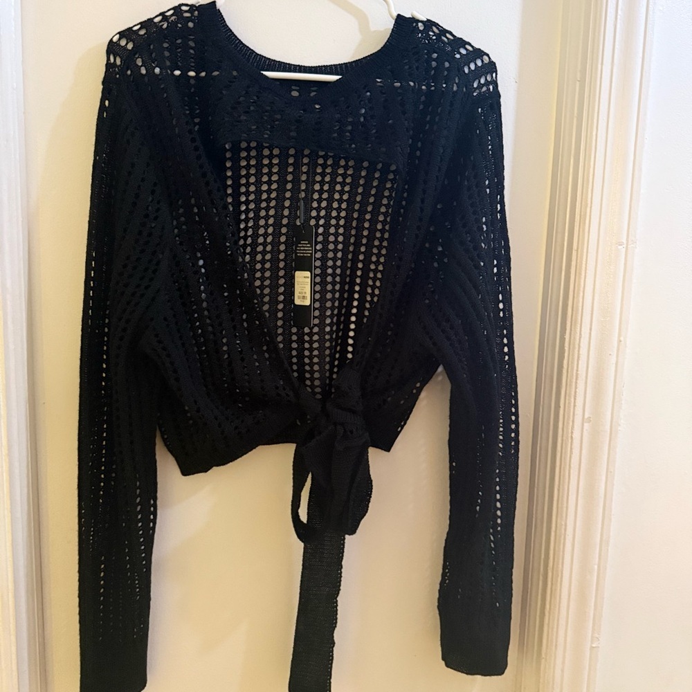 Black Fitted Ribbed Long Sleeve Crop Top - Picture 4 of 5